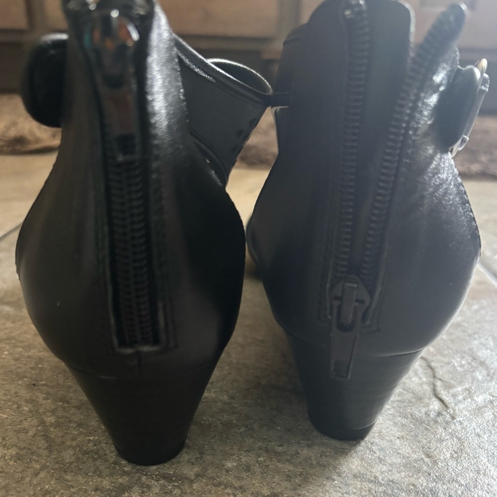 AEROSOLES Black Women’s heels - Picture 3 of 5